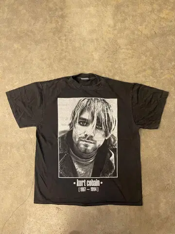 Kurt Cobain 티셔츠 X-LARGE