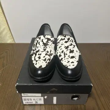 가죽 로퍼 36 callipigia
