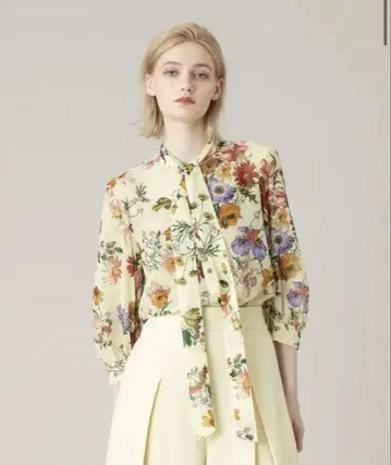 LOULOU WILLOUGHBY RATTI 쉬폰 플라워 프린트 블라우스