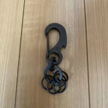 블랙 후크형 키링
