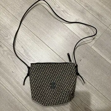 이아쿠치 숄더백