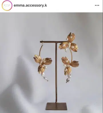 emma 액세서리 골드 귀걸이 꽃 모티브