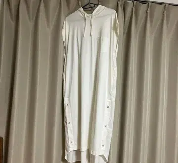 최종 가격 세일 잔느레 후드 부착 화이트 슬리브리스 롱 원피스
