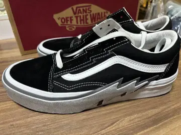 Vans 블랙/화이트 스니커즈