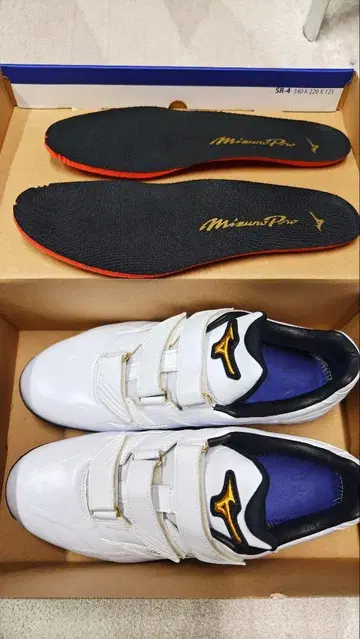 선착순 미즈노 프로 트레이닝 슈즈 사이즈 28cm 증정품 포함