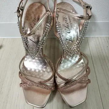 JELLYBEANS 비쥬가 달린 핑크 골드 샌들  파티 힐