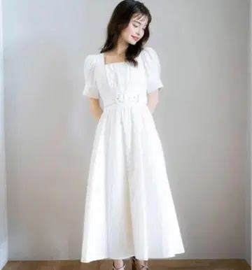 M 노엘라 화이트 스퀘어 넥 롱