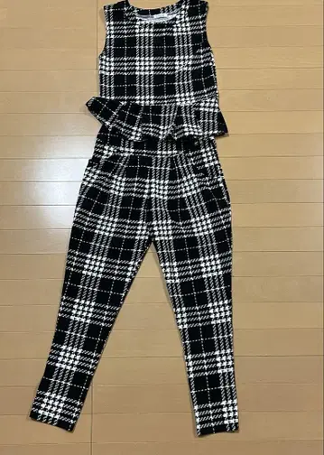 체크 무늬 셋업 팬츠 스타일