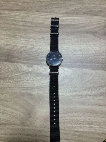 Daniel Wellington 블랙 시계