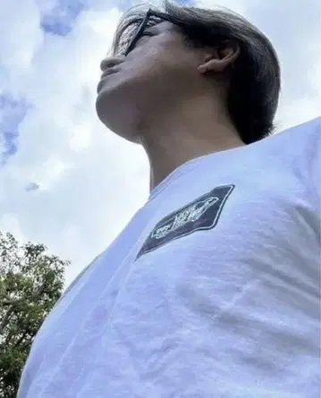 기무라 타쿠야 착용 VANS 네온 로고 T