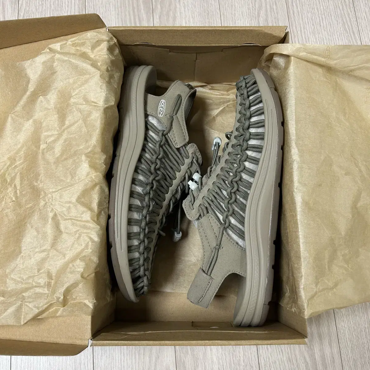 킨 KEEN 유니크 진한 베이지 남성 샌들 265