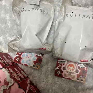 팝마 POPMART SKULLPANDA Winter Symphony