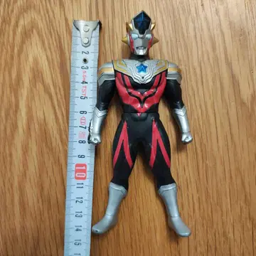 울트라맨 타이투스 피규어 약 15cm