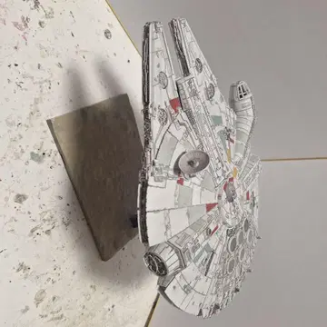 밀레니엄 팔콘 1/144 스케일 모델