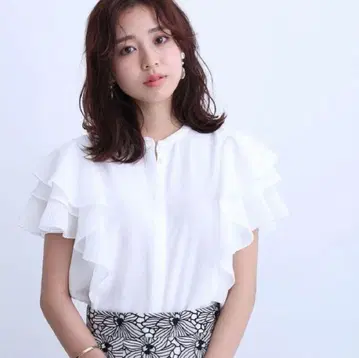 프릴이 달린 반팔 상의 (화이트, 라벤더)