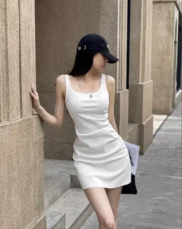 화이트 미니 원피스 CAXUL