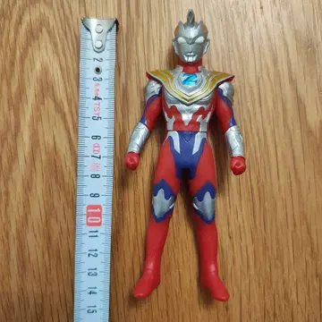 울트라맨 Z 감마 퓨처 피규어 약 15cm 빨간색/은색