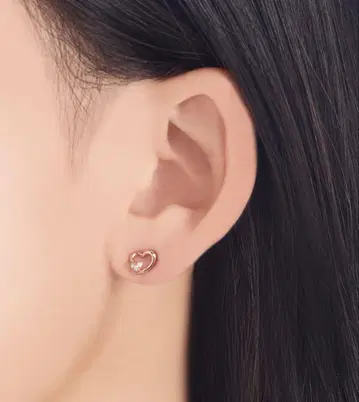TSUTSUMI 하트 모양 귀걸이 스톤 포함 핑크 골드