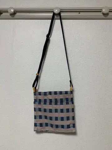 쿠온 / 컴팩트 숄더