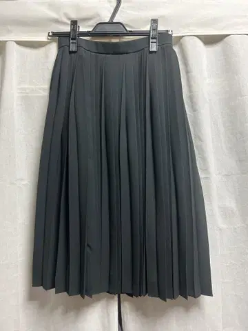 DAKS 블랙 플리츠 스커트 38