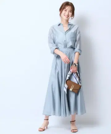 저스길리티 절개 시어 플레어 스커트 블루 민트