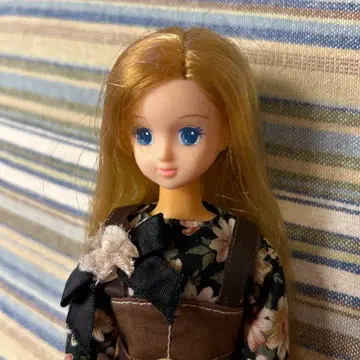 티모테 꽃무늬 롱 드레스 인형