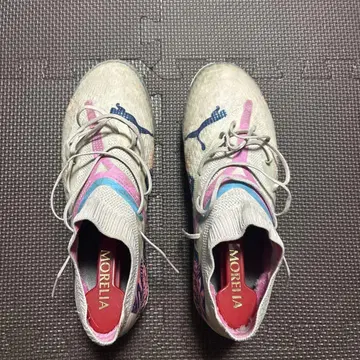 Puma future 축구화 화이트/핑크/블루 25.5