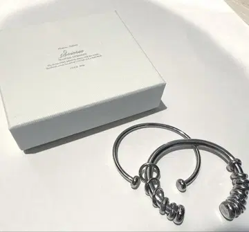 새상품급 soierie 코일 뱅글
