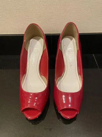 빨간색 오픈토 하이힐