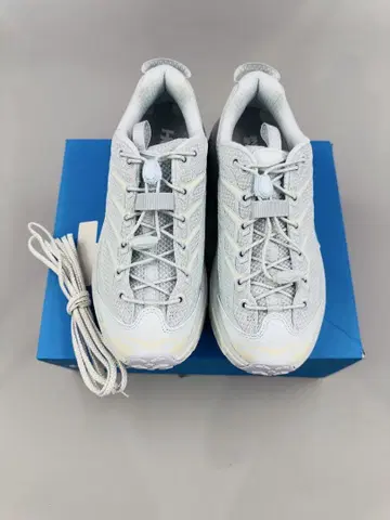 HOKA 트레일 신발 화이트 23.5cm