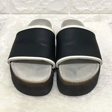 Hender Scheme caterpillar 카마보코 샌들