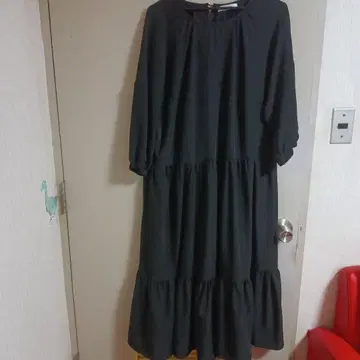 블랙 롱 원피스 7부 소매 티어드 디자인