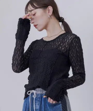 새상품 이번 시즌 에이미로우 4TEX 슈링크 레이스 멜로 탑 블랙