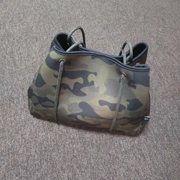 카모 패턴 숄더백