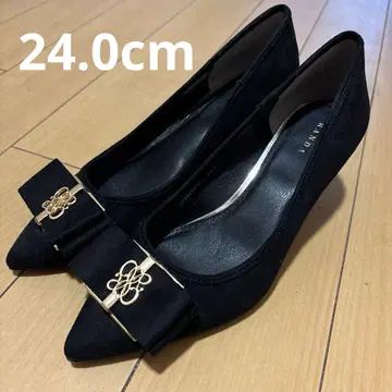 RANDA (란다) 모노그램 부품 리본 핏 펌프스 24.0cm