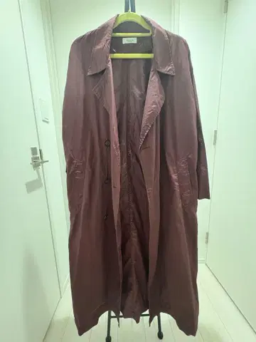 버건디 더블 브레스트 롱 코트