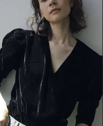 아누케 가더 벨루어 블라우스