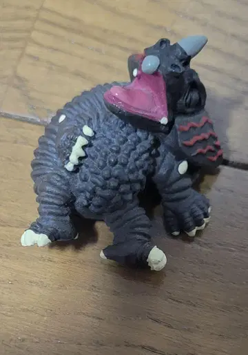 울트라 시리즈 옆집의 괴물 피규어 고모라 레어 레어