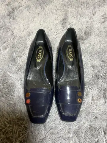 TOD'S 네이비 플랫 슈즈