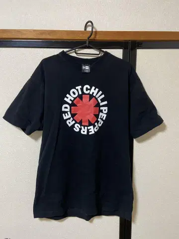 New Era x RED HOT CHILI PEPPERS 티셔츠