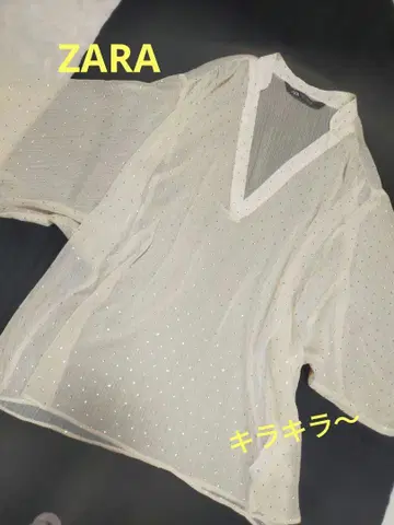 ZARA 비쥬 반짝이 크림색 V넥 긴팔 셔츠 큐빅
