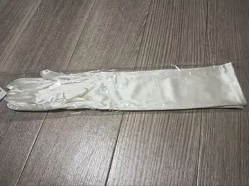 화이트 새틴 롱 그로브