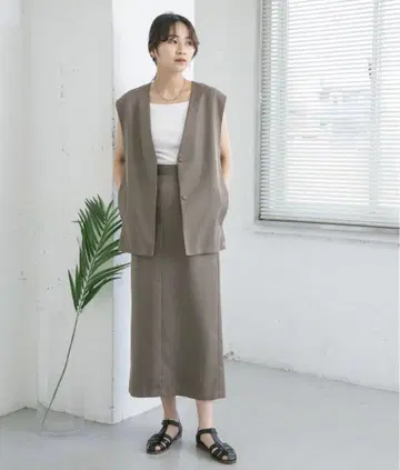 KBF 세퍼레이트 베스트 원피스 셋업 스커트
