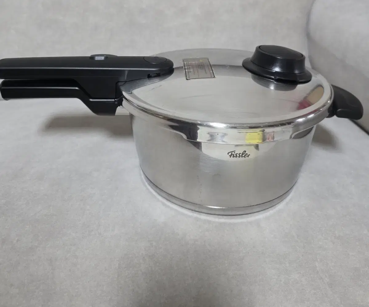 Genuine Fissler Pressure Rice Cooker 3.5L Induction Compatible / Fissler Vitaquick Comfort Pressure Rice Cooker