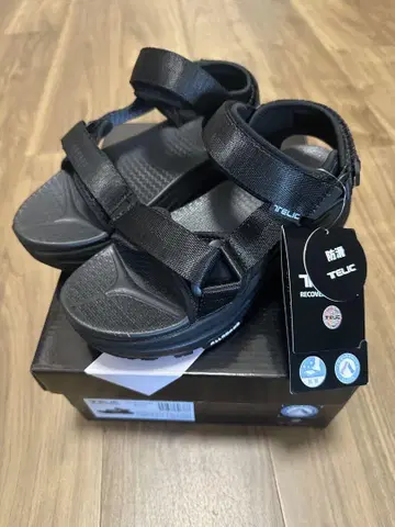 TELIC 샌들