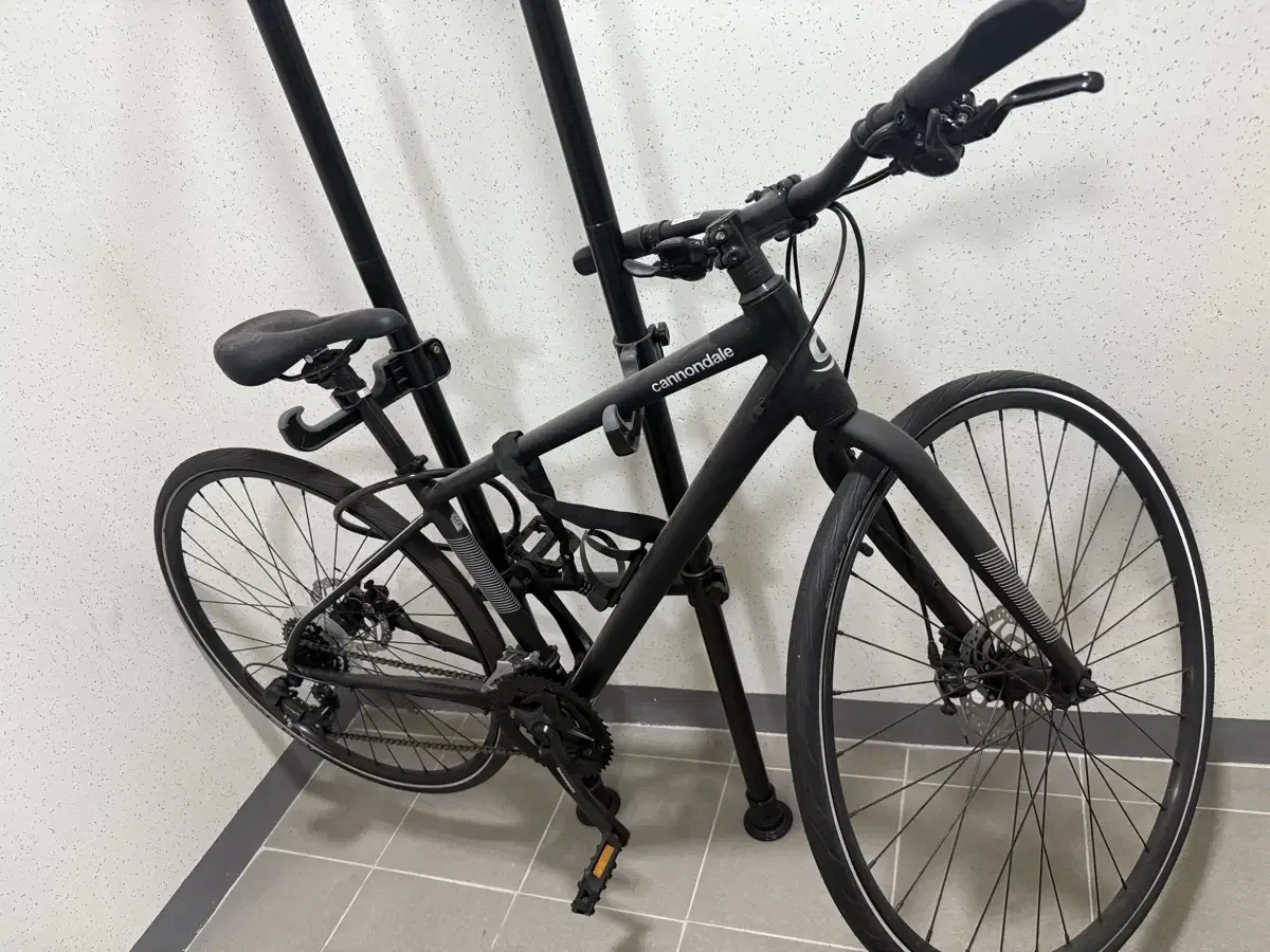 Cannondale Hybrid Bicycle