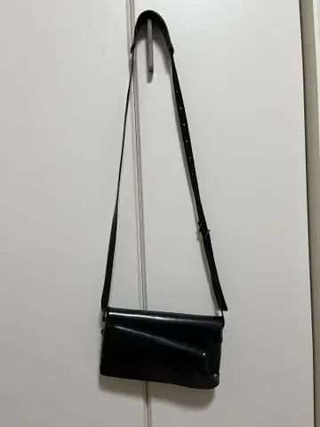 블랙 숄더백 사코슈