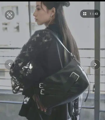 HARE 블랙 벨트 숄더백 글로벌 워크