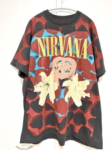 NIRVANA 하트 모양의 상자 티셔츠
