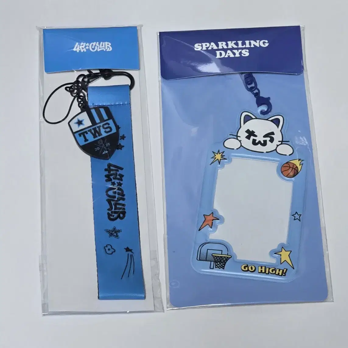 TWS | 투어스 Tws lightstick strap photocard pouch on Bunjang